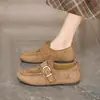 Zapatos slip-on de gamuza retro estilo Maillard, nueva colección otoño 2026, versátiles con hebilla de cinturón, punta redonda, casuales y adecuados para ir al trabajo.