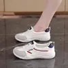 Zapatos de mujer K1510, cómodos para embarazadas, zapatillas blancas bajas slip-on nuevas para primavera y otoño 2026 para mujer