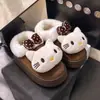 2026 Nuevas Pantuflas Estilo Gato Perezoso Suela Gruesa Borde Deshilachado Calientes para Invierno Uso en Interiores Estilo Suave Lindo Versátil