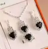 Conjunto de quatro peças estilo europeu e americano com colar, brincos e anel de cristal azul claro em formato de coração cravejado de diamantes - uma coleção transfronteiriça para mulheres
