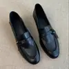 Versão em Couro~ Mocassins Retro de Salto Grosso Femininos 2026 Novo Estilo Temperamento Versátil para o Trabalho Sapatos Individuais Slip-on Sapatos Pequenos de Couro