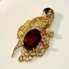 Broche Pingente de Papagaio Colorido com Imitação de Diamante e Ametista Natural Cor Dourada Retro Italiano Colar de Pássaro com Pedra Colorida para Mulheres