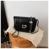 Bolso pequeño de alta gama transfronterizo para mujer, bolso cruzado acolchado con cadena de nuevo estilo inspirado en Chanel, moderno y versátil para el trabajo, bolso cuadrado pequeño