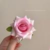 Horquilla de flor artificial retro francesa de atmósfera rosa rocío, temperamento de hada, diseño de nicho, clip lateral Liu
