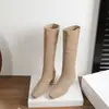 Botas de estilo retro, marrones, elásticas, de corte ajustado para mujer, con tacón oculto, punta cuadrada y caña alta, perfectas para otoño e invierno, con un diseño elegante y estiloso.