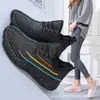 Zapatos deportivos Flyknit de inyección 2023 multicolor puntera redonda cordones frontales caña baja zapatos de estudiante ocio deportes correr viaje