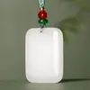 Venta al por mayor de fábrica jade dorado marca indiferente hombres y mujeres con colgante de marca indiferente moda cuadrado simple jade