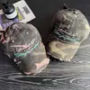 Gorra de Béisbol Bordada con Letras de Marca Ins Trendy Estilo Coreano para Hombres y Mujeres, Versátil para Primavera y Otoño, Gorra de Estudiante que Hace que la Cara Parezca Más Pequeña