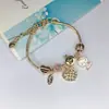 Pulsera Elegante de Aleación Galvanizada con Broche de Langosta y Trébol de Cuatro Hojas para Mujer, Más Vendida en el Sudeste Asiático, Joyería de Dibujos Animados en Stock, Hecha a Mano
