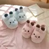 Bonitas pantuflas de algodón con forma de conejo para mujer, adecuadas para usar en interiores y exteriores en invierno, con suelas gruesas, forro cálido y acolchado de felpa. Disponible al por mayor