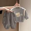 Calça Cargo Lisa Infantil Novo Estilo Primavera e Outono para Meninos e Meninas Calça Casual Tendência de Urso Calça de Bebê com Bolso Grande Tendência