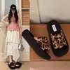 Zapatos de Mocasín con Estampado de Leopardo de Moda para Mujer, Suaves y Gruesos, para Otoño e Invierno, Chanclas para Mujer, Suelas Súper Nuevas, Pantuflas Estilo Coreano, 2026
