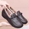 Zapatos de Algodón Felpa de Invierno 2026 Nuevo Modelo de Invierno Suela Suave Cómodos de Suela Plana Zapatos de Algodón para Mamá Cálidos Antideslizantes Mocasines