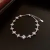 Pulsera de Flor de Diamante de Zirconia Pulsera de Lujo Ligero con Sentido de Alta Gama Estilo Fresco Moda para Viajar al Trabajo Pulsera Versátil