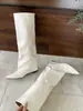 Botas longas de bico fino para adultos, estilo europeu e americano, para panturrilha larga, com efeito de aumento de altura e emagrecimento, nas cores branco, preto e marrom escuro, versão coreana, coleção de primavera