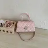 Elegante bolso pequeño cuadrado de mano para mujer, nuevo modelo 2026, bolso de cadena acolchado estilo Chanel, bolso de hombro y cruzado moderno y versátil