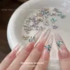 Nuevo producto terminado, decoraciones de arte de uñas de mariposa patchwork, lujo ligero, deslumbrante, purpurina tridimensional, accesorios de decoración de uñas DIY, al por mayor