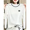Camiseta elegante de algodão puro com gola redonda e manga longa, estilo duas peças falsas, para mulheres, top cinza escuro moderno e versátil, novo modelo outono 2026