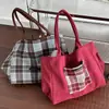 Bolsa de tela a cuadros de gran capacidad, doble cara, estilo británico, otoño e invierno, bolso de hombro estilo universitario fresco, bolsa de mano estilo perezoso para mujer