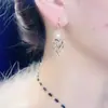 Pendientes de hebilla en forma de corazón celebridad de internet lujo ligero nicho sentido del diseño colgante de amor de doble capa hebilla de oreja temperamento femenino