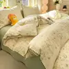 Conjunto de quatro peças em gaze de algodão de camada dupla, acabamento requintado em borda de concha com ponto triangular, conjunto de cama respirável e amigo da pele