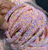 Atacado de fábrica lantejoulas coloridas tubo de perfuração strass arco-íris sapatos corda de perfuração material de decoração acessórios para joias DIY acessórios