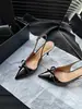 Hermosos Zapatos de Tacón Alto Color Nude para Mujer, Nuevo Estilo Verano 2026, Punta Puntiaguda Abiertos en la Espalda, Tacón de Aguja, Corte Bajo, Sandalias Sexy, Sandalias con Lazo
