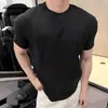 Camiseta Deportiva de Verano para Hombre Khaki Texturizada de Secado Rápido con Mangas Cortas, Hombro Normal y Puños en Mangas Tres Cuartos de Seda Helada