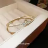 Pulseira Aberta Borboleta Transfronteiriça Europeia e Americana para Mulheres, Fashion, Simples e Versátil, Luxo Leve, Joias de Alto Padrão, Design de Nicho