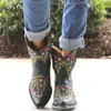 Modelo de comercio exterior otoño 2026 zapatos de mujer, punta fina bordados 40-43 talla grande botas de cuero, botines cortos estilo Martin para mujer