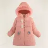 Chaqueta de algodón acolchada de invierno para niñas con capucha de felpa, abrigo de algodón para niños con orejas de conejo y diseño floral, estilo princesa, chaqueta de algodón cálida para niñas pequeñas