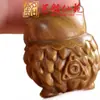 Pingente de Coruja Esculpido Artisticamente em Sândalo Verde e Madeira de Cipreste - Acessório Criativo e Fofo de Enfeite Pendente de Coruja