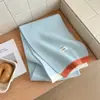 2025 Nuevo Bufanda de Cuadros de Color Contrastante Otoño e Invierno Bufanda de Punto de Lana para Estudiantes Linda Atmósfera Cálida Versátil