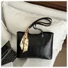 Bolso Grande de Color Contrastante para Mujer 2025 Nuevo Versátil Gran Capacidad Bolso Casual Joven Elegante Bolso de Hombro Tote con Lazo