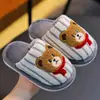 Nuevas zapatillas de algodón con diseño de oso y conejo para niños 2026, zapatillas de interior de invierno para niños, adecuadas para niños y niñas mayores, y bebés niñas, con un diseño esponjoso