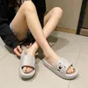 Pantuflas Cómodas para Mujer Verano 2026 Nuevo Estilo Hogar Baño Interior Antideslizantes Eva Lindas Sandalias de Suela Gruesa para Mujer