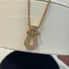 Colar Fred V Gold de Alta Qualidade com Fivela de Ferradura para Mulheres, Banhado a Ouro Rosa 18K, Cravejado com Diamantes, Corrente de Clavícula Fashion, Corrente de Pescoço de Luxo Leve