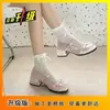 Sapatos Mary Jane femininos brancos retrô de salto alto estilo francês, modelo novo 2026 com laço, adequados para combinar com saias, sapatos de couro pequenos, sapatos femininos de salto único