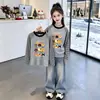 Camada Base de Fleece para Meninas 2026 Outono/Inverno Novo Estilo M/G Infantil Camada Interna Quente Cor Patchwork Blocos de Cor Listras Camiseta de Manga Longa