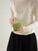 Bolso de lunares de estilo coreano, moderno y versátil, nuevo bolso de mano de moda de nicho, bolso cuadrado pequeño para mujer, minibolso estilo ins con colgante