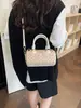 Bolsa Mini Boston Vintage com Monograma Feminina Bolsa de Ombro Transversal Fashion 2026 Nova Bolsa Almofada de Mão em Forma de C para Mulheres