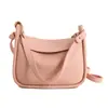 Bolsa de mão com design de nicho da moda para mulheres, nova versão coreana de verão 2026, bolsa de ombro para o dia a dia, bolsa de ombro transversal moderna