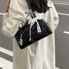 Bolso tipo almohada de cuero encerado para uso diario, modelo nuevo de verano 2026, bolso de hombro o axila de gran capacidad, venta al por mayor