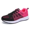 Sapatos esportivos novos de verão 2020 sapatos de rede de verão femininos sapatos casuais de corrida em malha sapatos de estudante femininos atacado