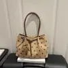 Bolsa feminina de camurça 2026 novo modelo de outono, bolsa de ombro vintage Maillard de alta qualidade, bolsa tote de grande capacidade