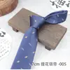 Corbata Literaria Estilo Hong Kong Atada a Mano para Hombre con Patrón Retro Británico 7cm Patrón Formal de Negocios Moderna En Stock
