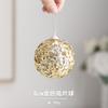 Decoraciones navideñas estilo nórdico ins brillo dorado y plateado pequeños adornos colgantes árbol de Navidad ambiente festivo escena vestir