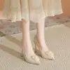 Sapatos de Casamento Champagne Francês Sapatos de Noiva Vestido de Casamento Xiuhe Duas Formas Bico Fino Salto Agulha Não Cansam Impermeável Salto de Mesa