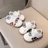 Zapatos de Skate para Niños 2026 Primavera/Otoño Unisex Zapatos Blancos Suela Suave Zapatos para Bebé Zapatos Individuales Zapatillas para Correr Caña Baja Zapatos para Niños Pequeños Venta al por Mayor