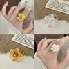 Anillo Floral Minimalista de Moda de Lujo Ligero de Gama Alta con Textura, Diseño de Personalidad de Temperamento Nicho, Joyería Elegante para Mujer